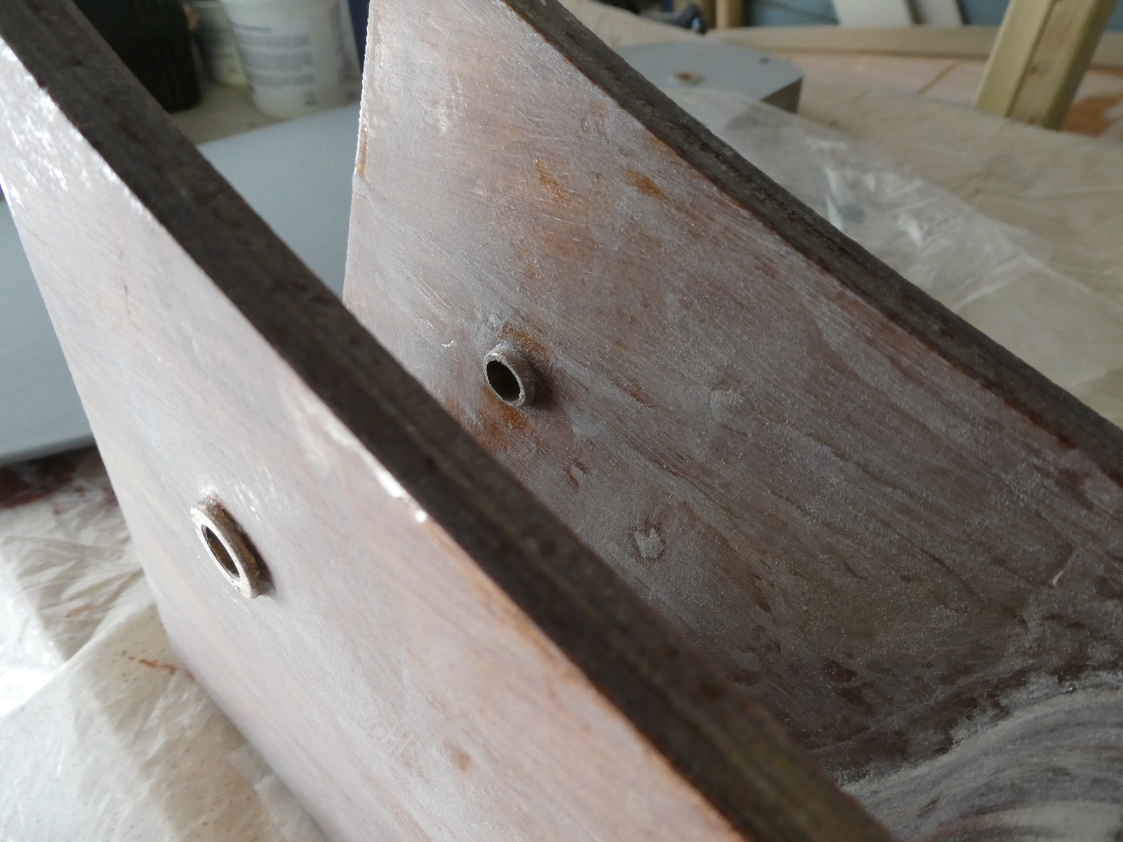 A better view of the protruding collars